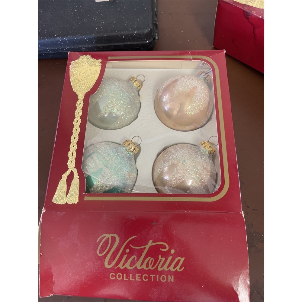 Lot Of 4 Vintage Victoria Collection‎ Mercury Glass Ornaments Pale Pink & Green